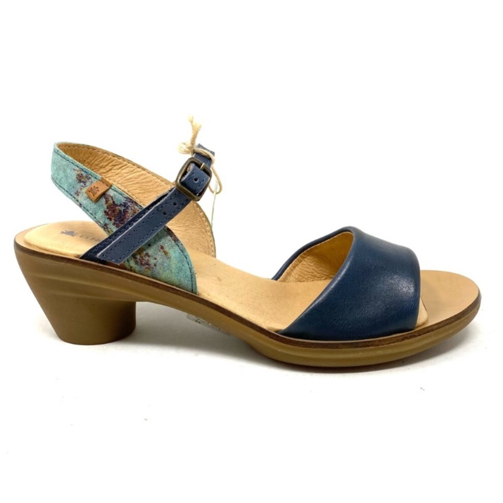 El Naturalista 5350 Aqua Leather sandals in Bottle